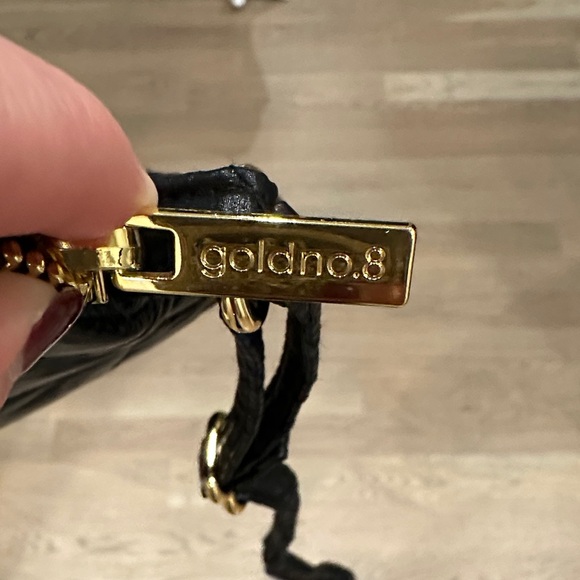 Elegant Black Quilted Crossbody Bag - Picture 5 of 7